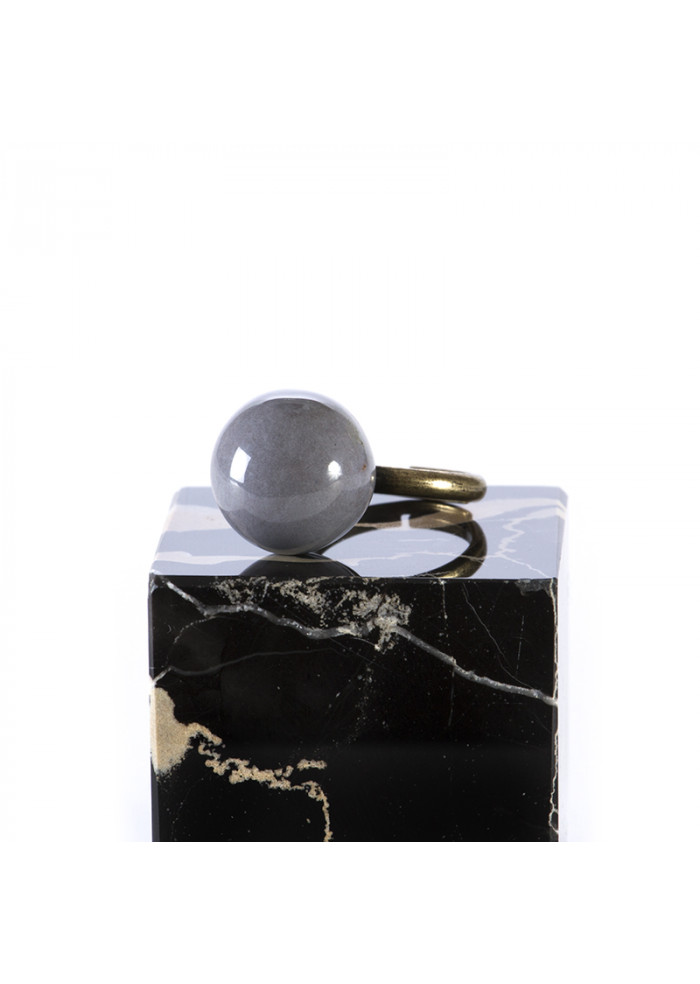 DERNA | ACCESSORI DONNA ANELLO ARTIGIANALE CON BIGLIA GRIGIO FUMO TOLEMAIDE ACCESSORI DONNA ANELLO ARTIGIANALE CON BIGLIA GRIGIO FUMO TOLEMAIDE