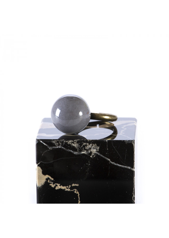WOMEN'S ACCESSORIES HANDMADE RING WITH GREY CERAMIC BALL TOLEMAIDE