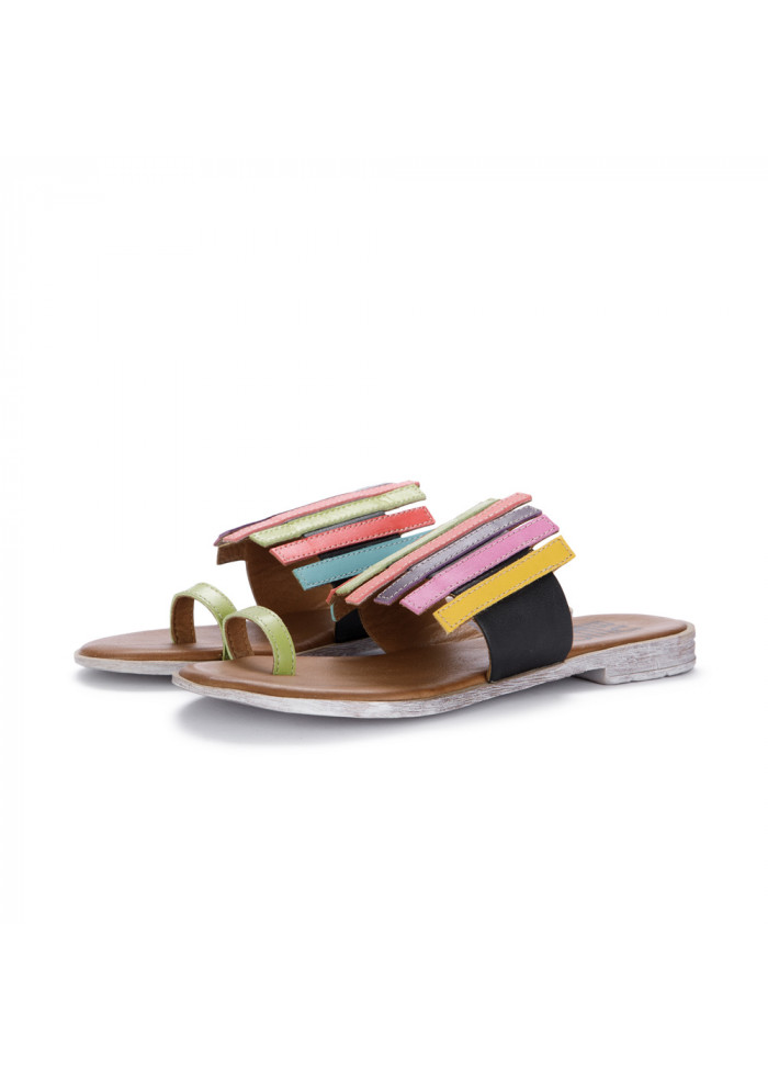 brown sandals with toe loop