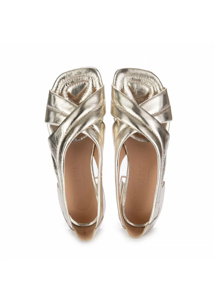 donna carolina womens sandals naiv platinum
