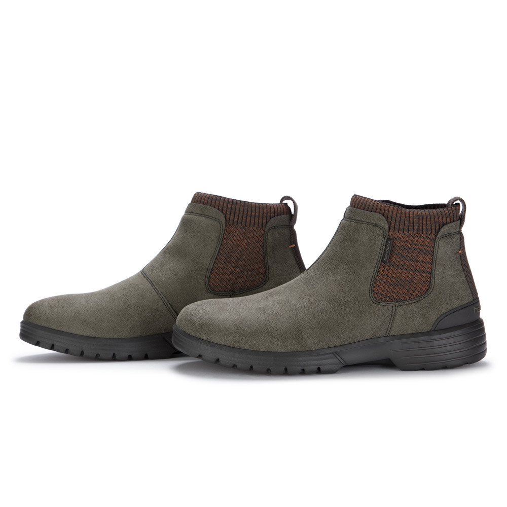 Chelsea boots with grip on sale