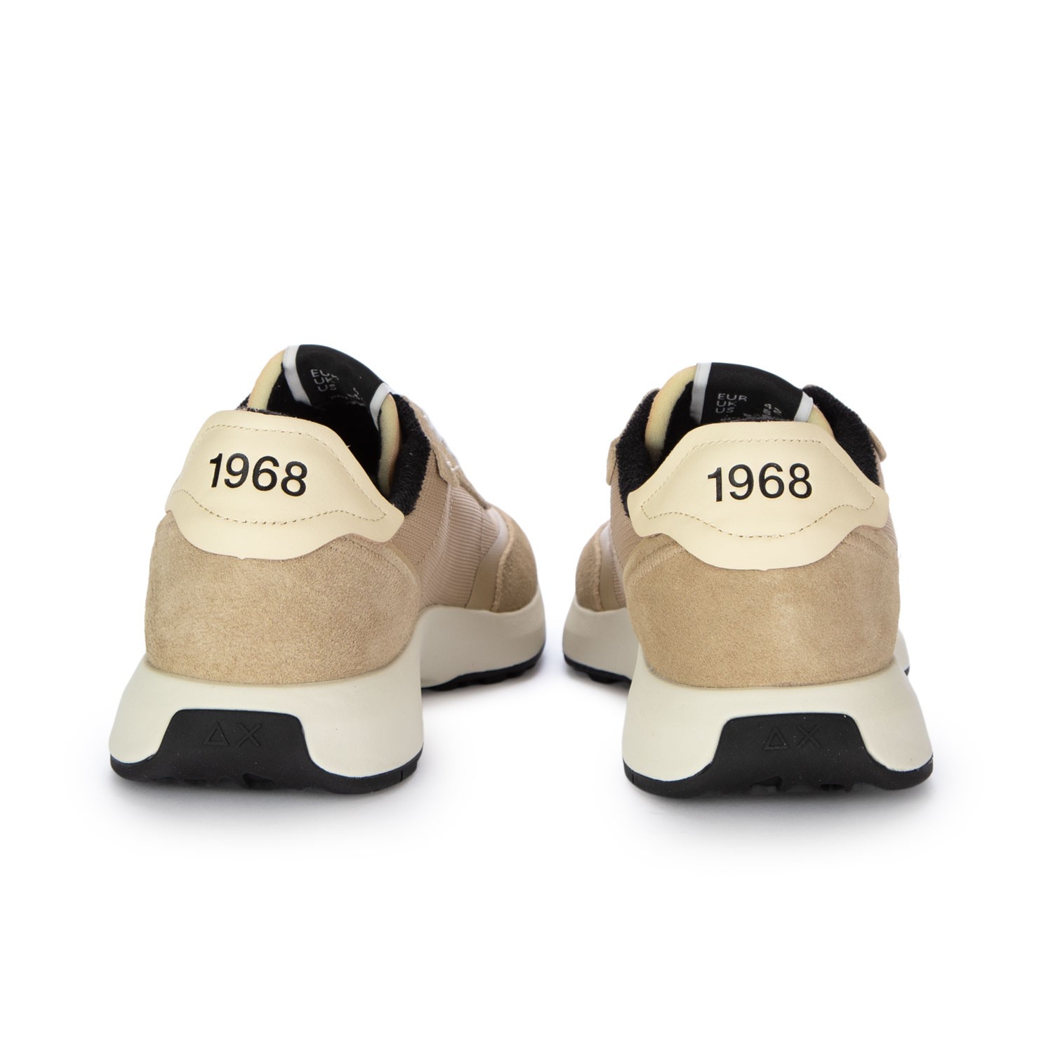 Sneaker chan sales